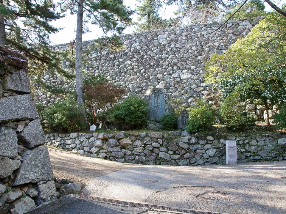 松坂城跡　本丸の石垣