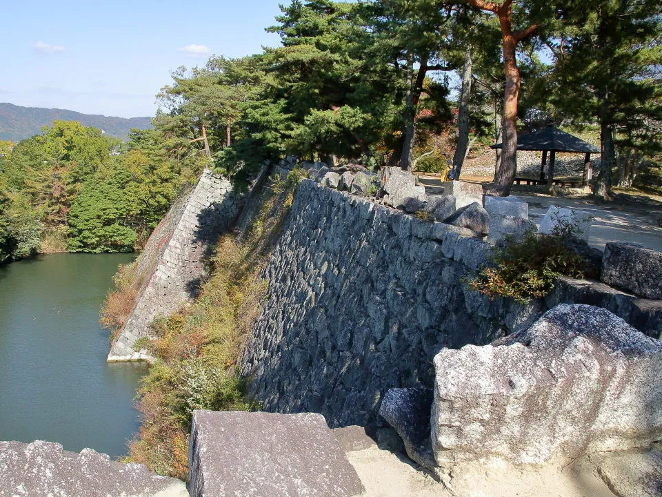 伊賀上野城　内堀の高石垣