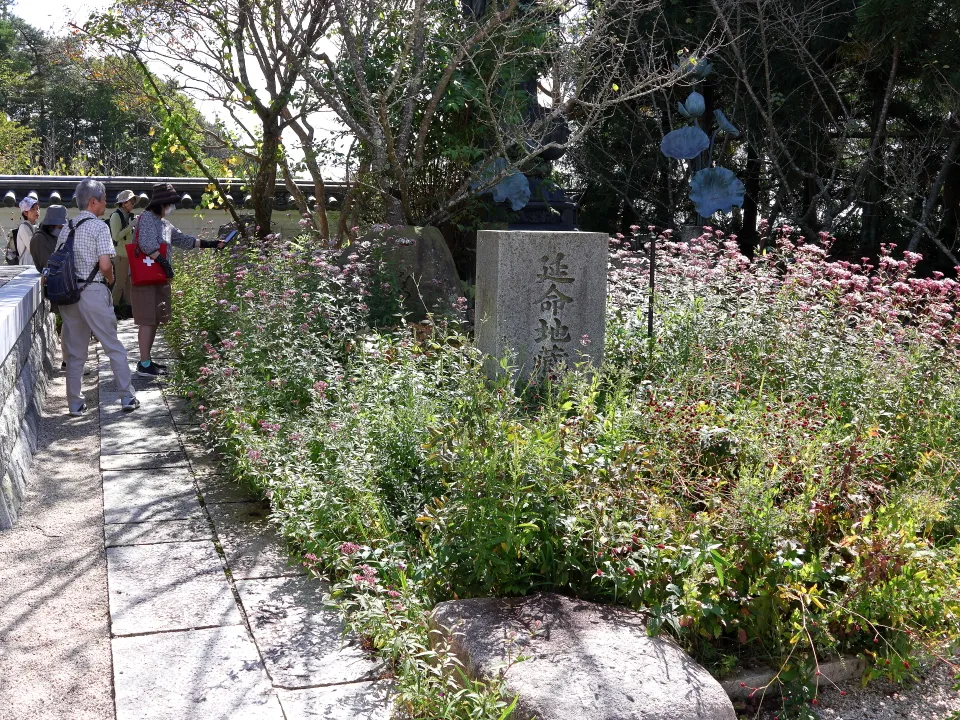 鐘楼前も大賑わい