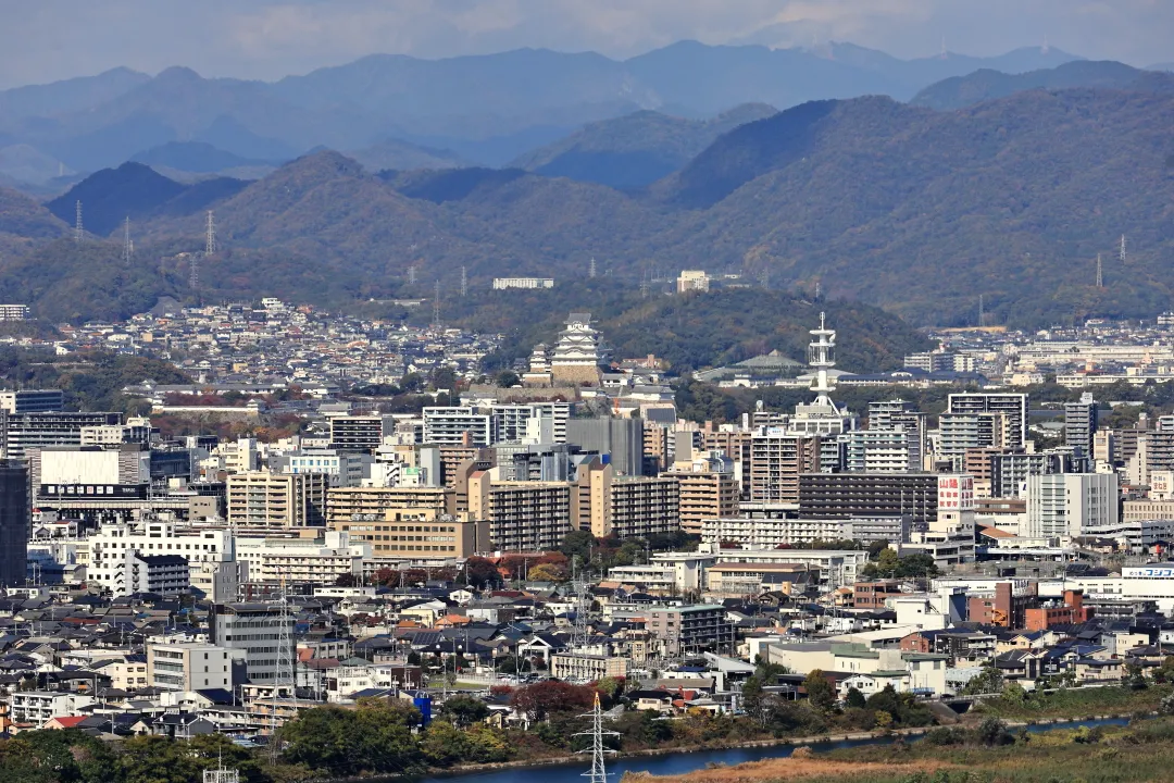 山頂から姫路城を望む