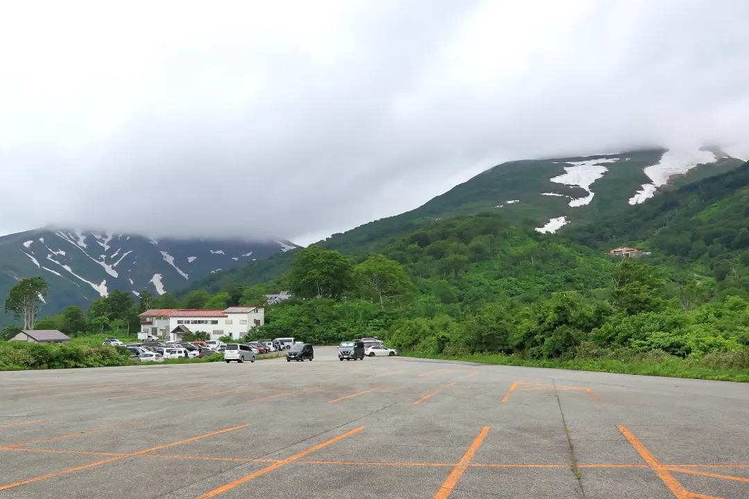 月山姥沢駐車場から