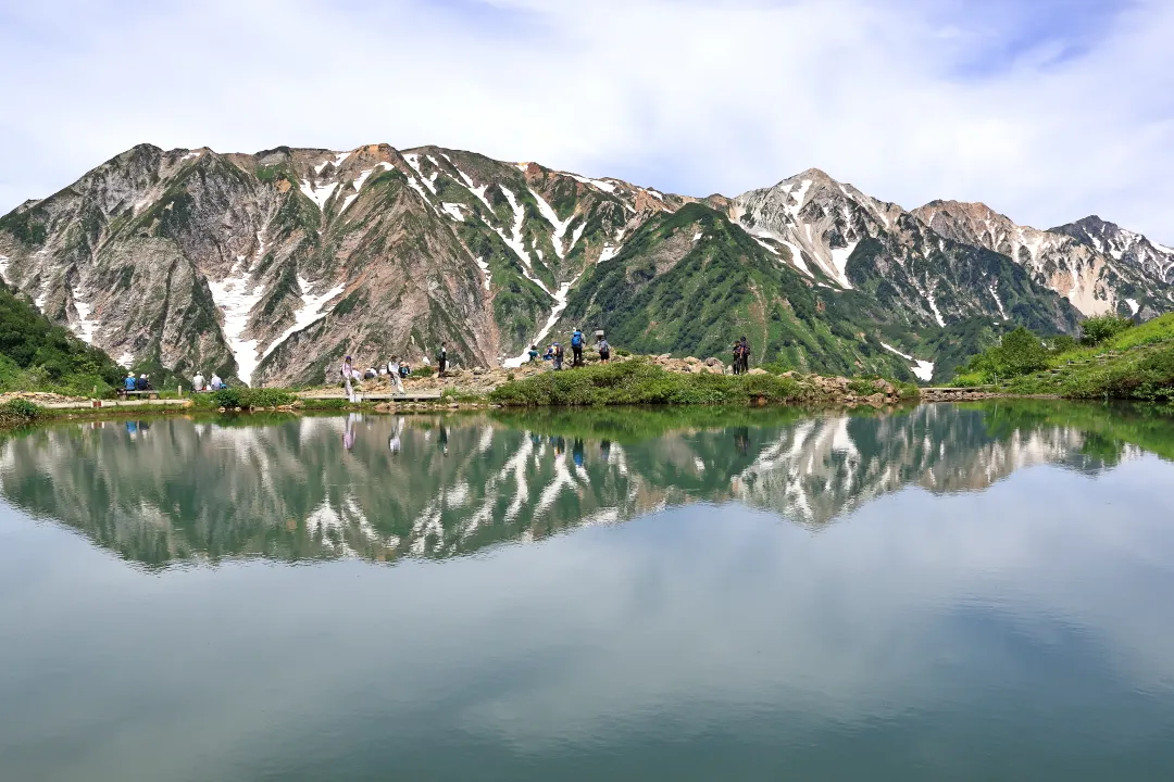 八方池と白馬三山