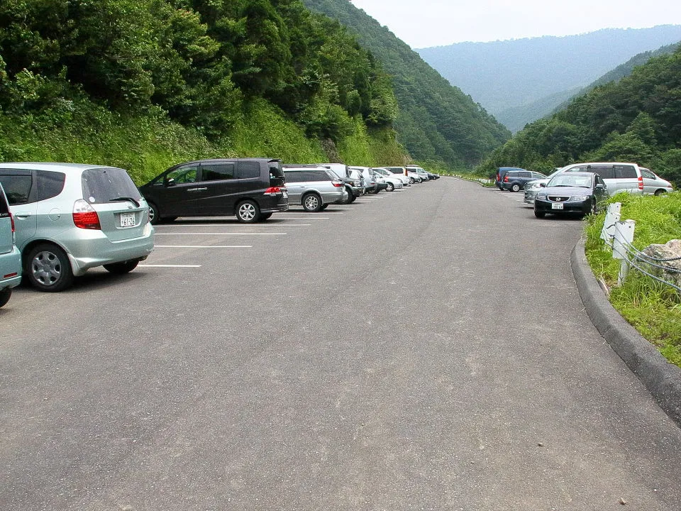 登山口前駐車場