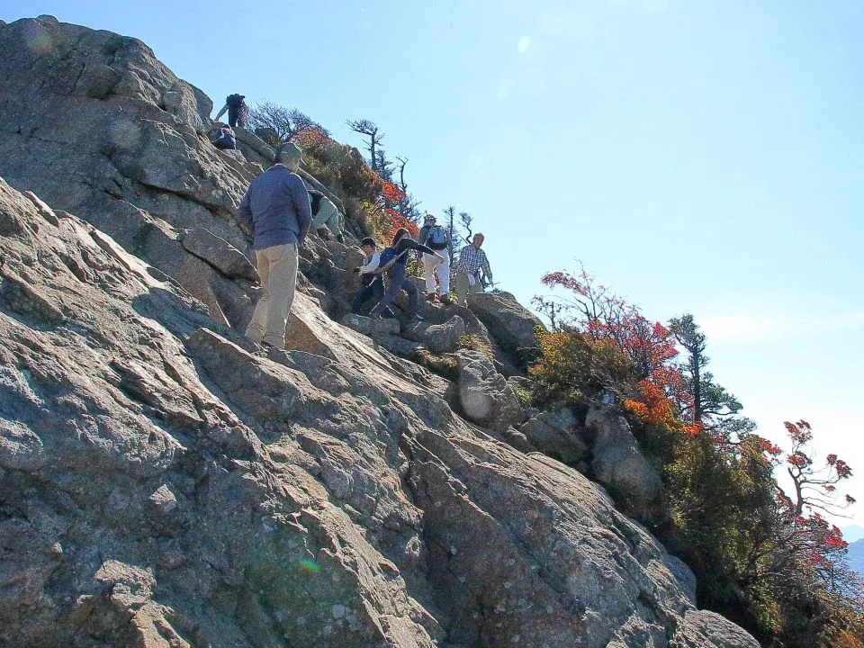 天狗岳への岩場