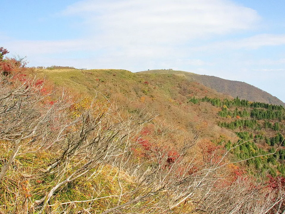 尾根道から蓬莱山