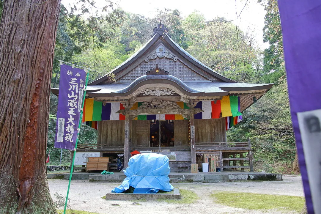 大祭準備を終えた三川権現社