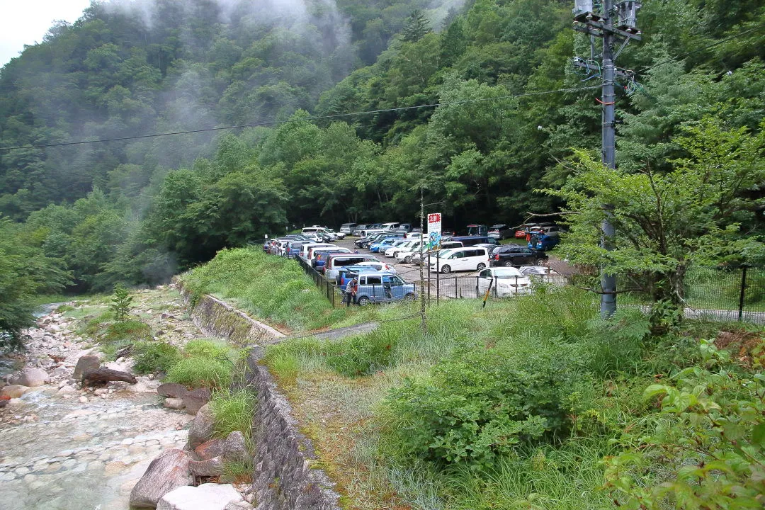 燕岳登山口　第一駐車場