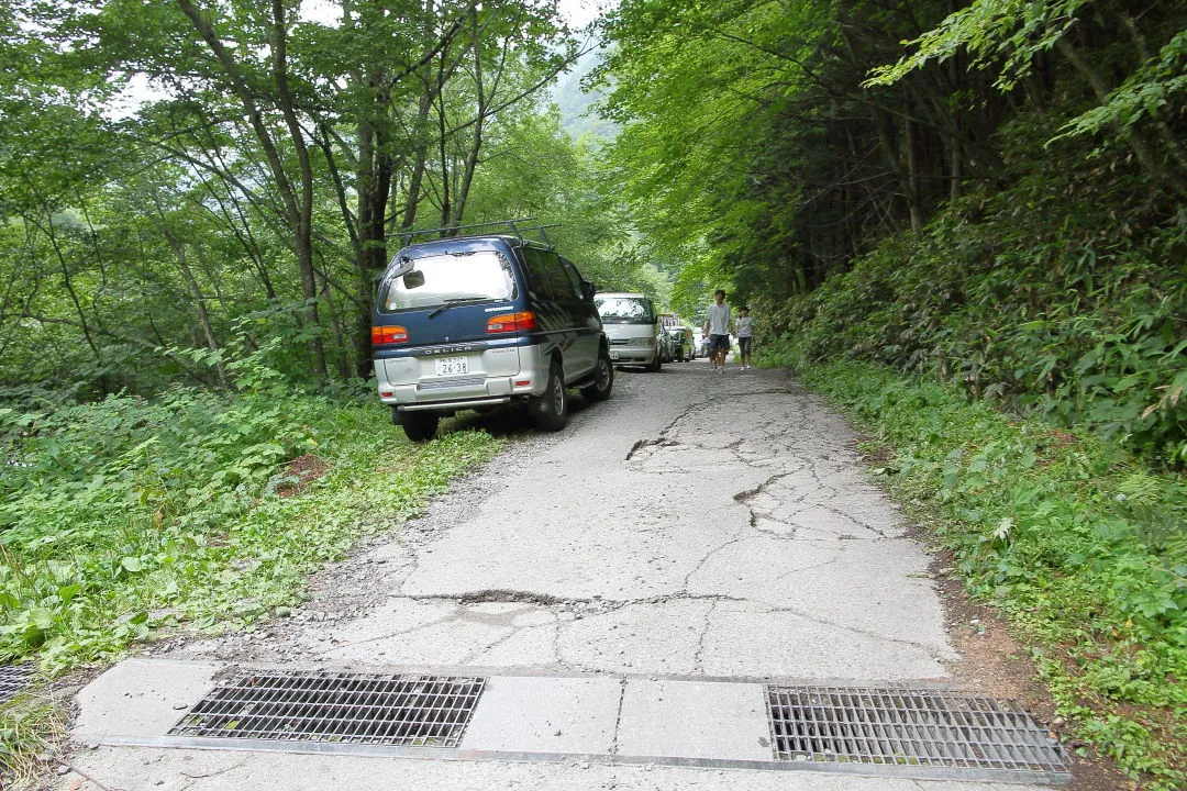 第二駐車場も車で一杯に