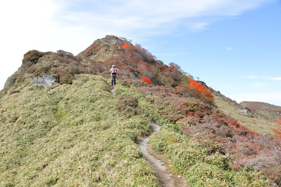 三嶺山頂へ