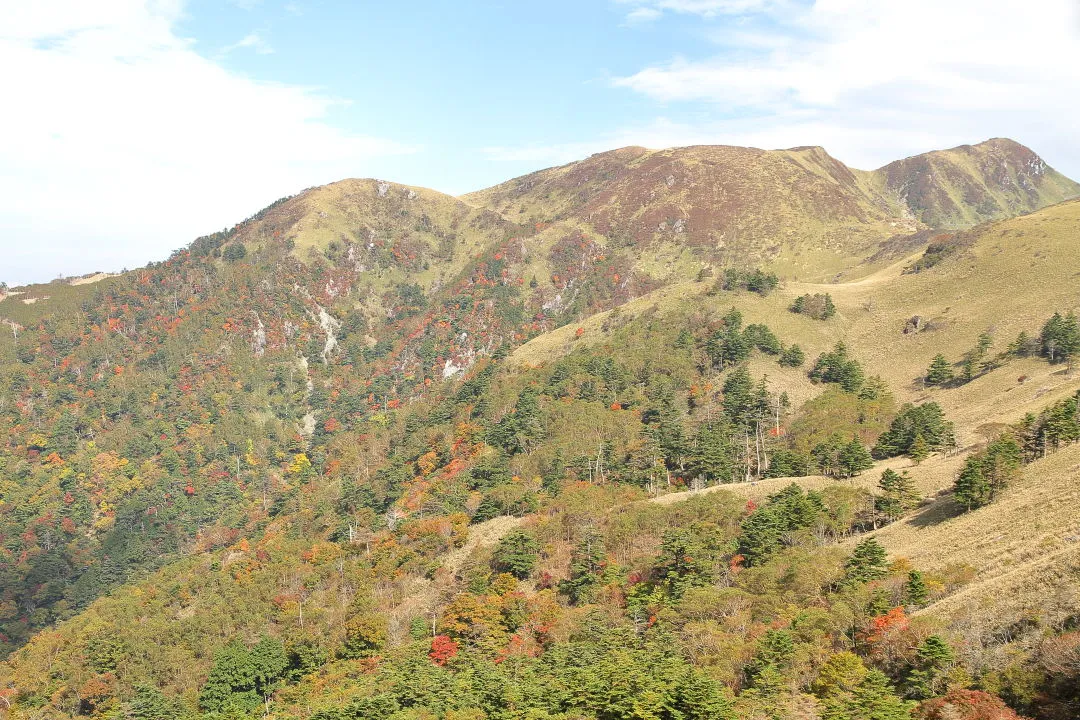 西熊山側から三嶺