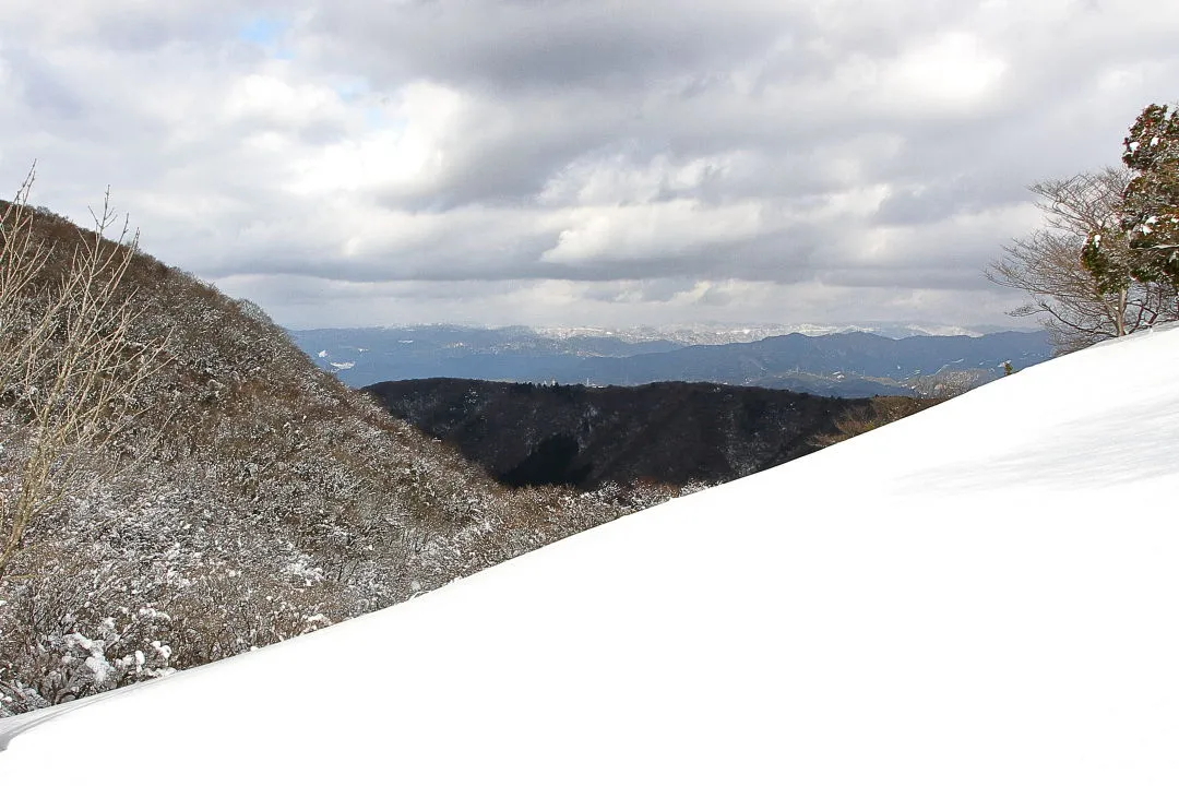 遠景も霞んで