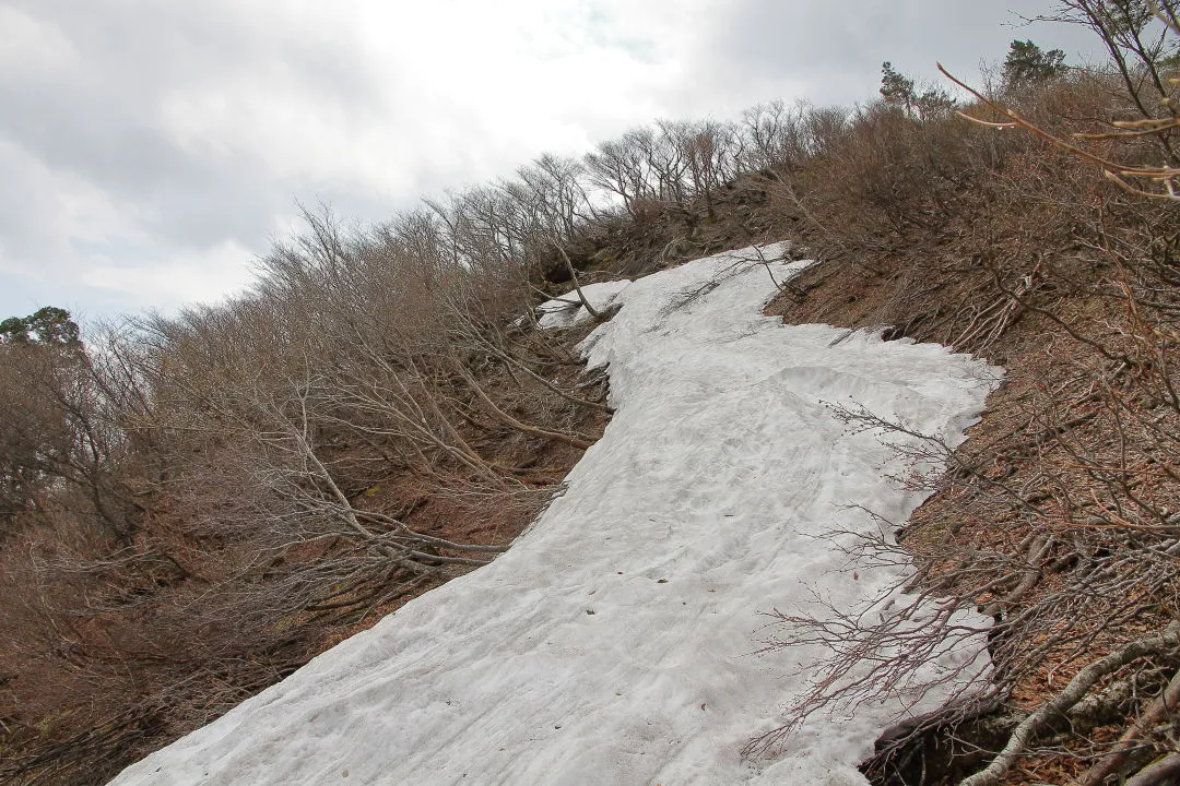 ヤケオ山の残雪