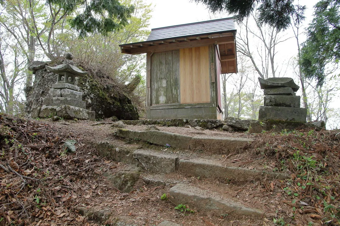 青葉山東峰青葉神社