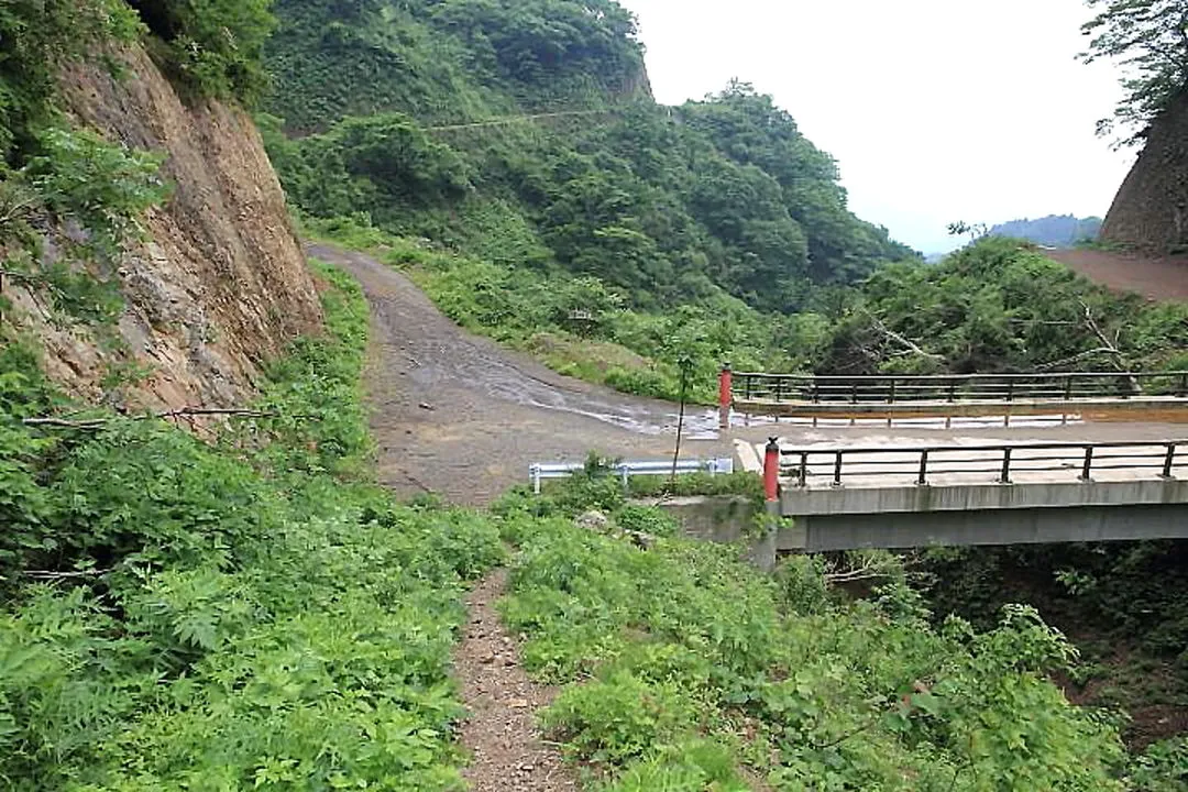 太鼓橋に出る