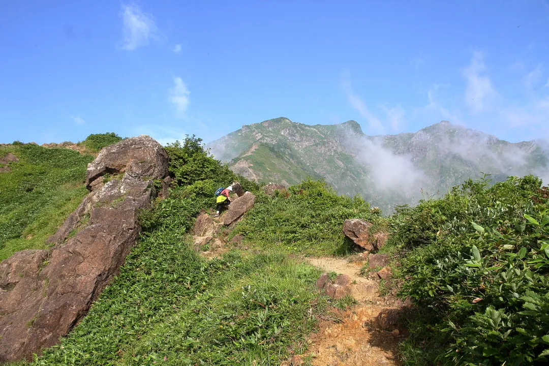 谷川岳を望む