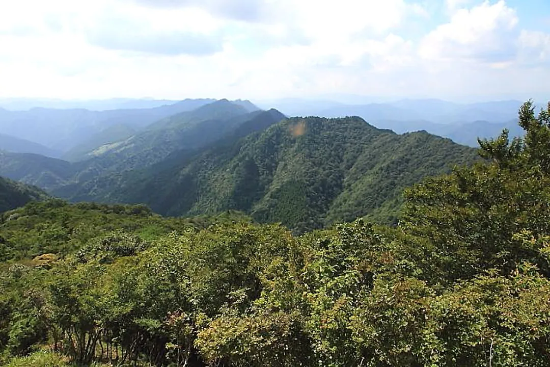 百間山側の山稜