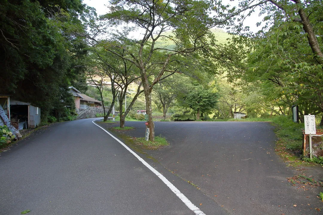 百間山渓谷駐車場