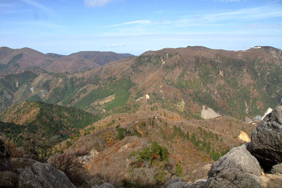 鎌ヶ岳山頂から御在所岳