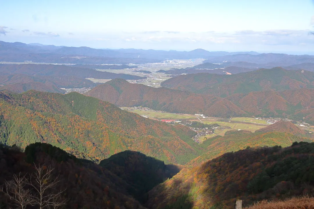 東床尾山山頂から豊岡方向