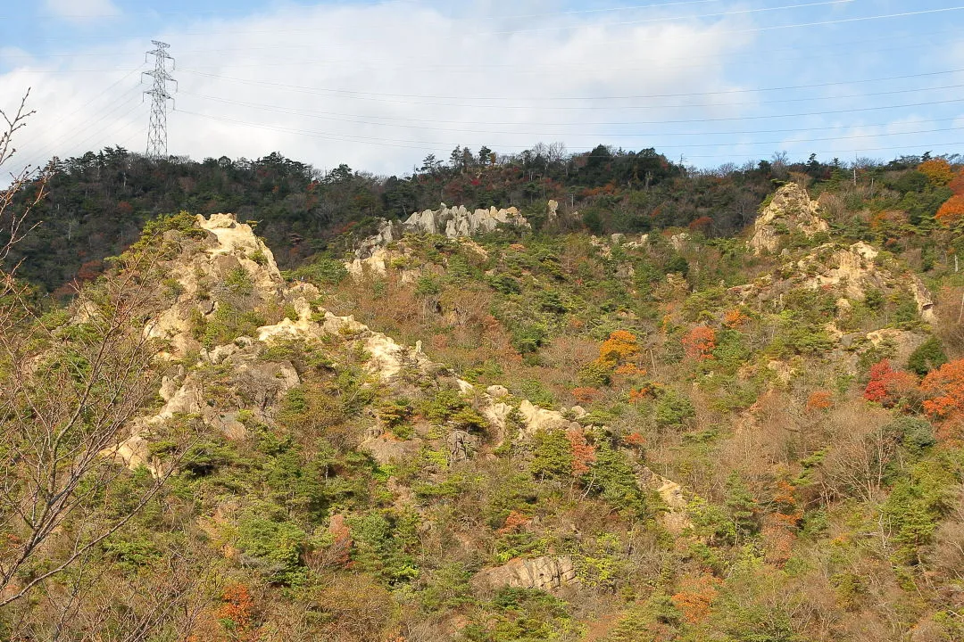 地獄谷南側岩稜から