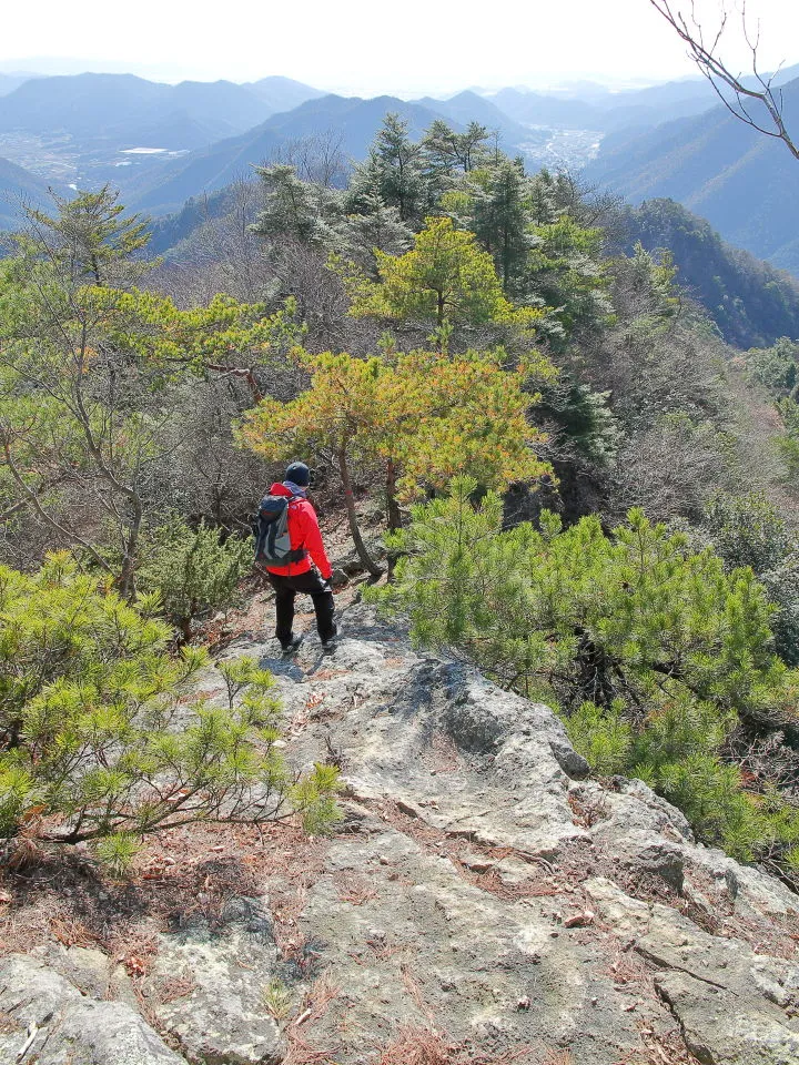 七種槍から下る登山者