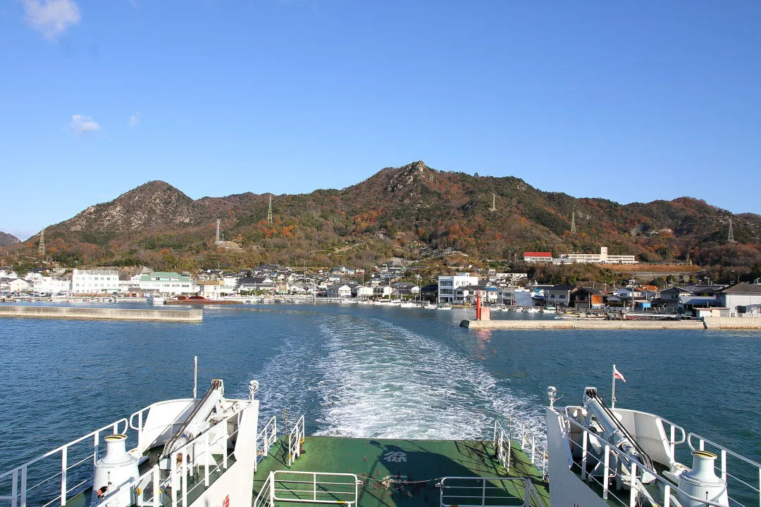 忠海港と黒滝山