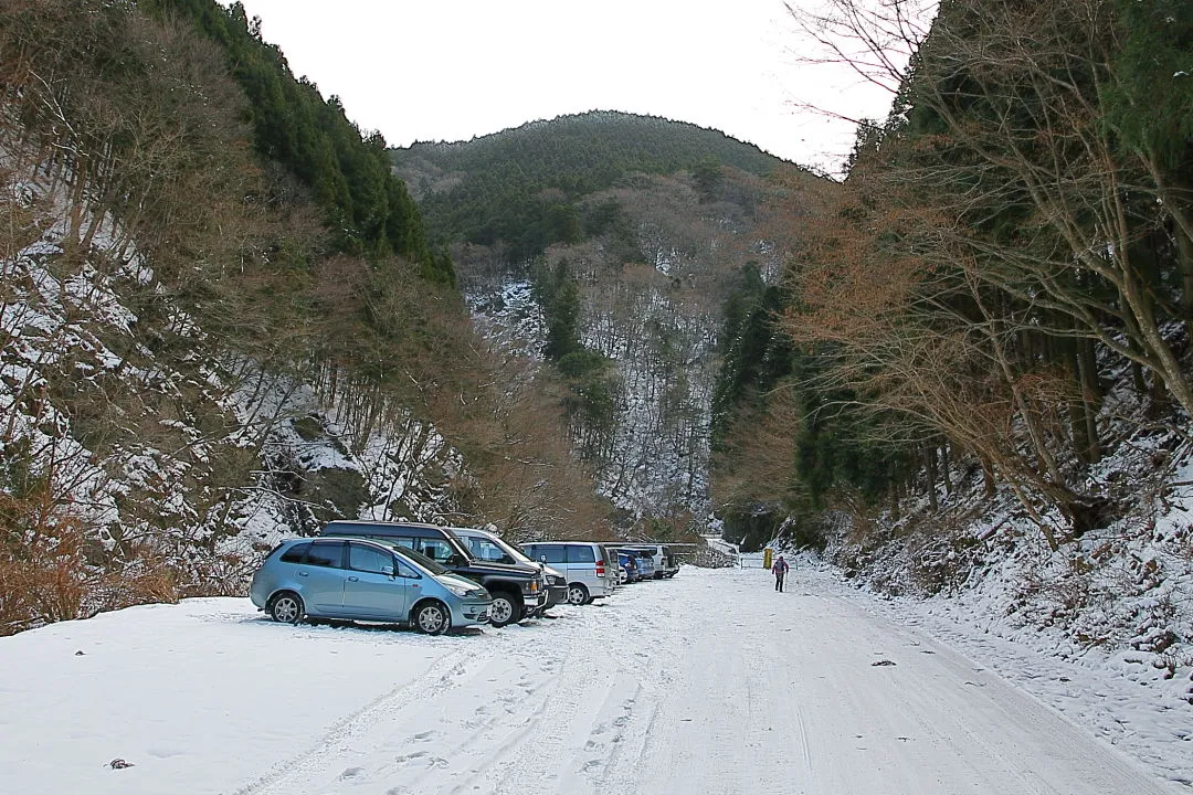 県道220号線駐車場