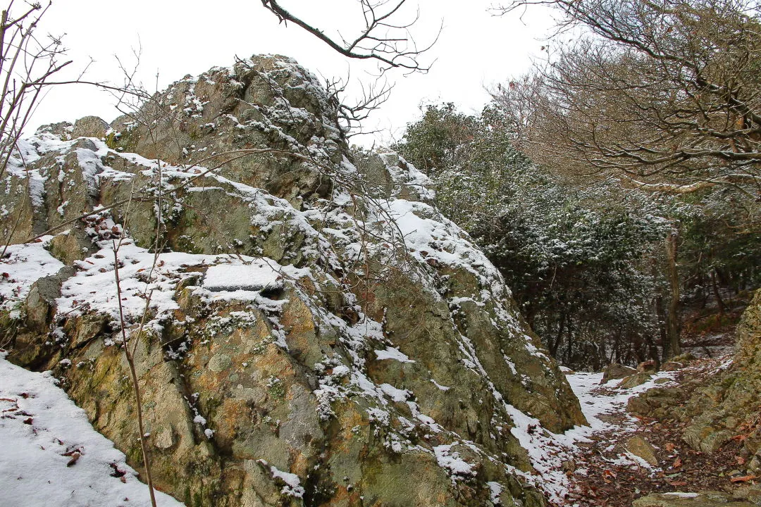 三岳への登山道