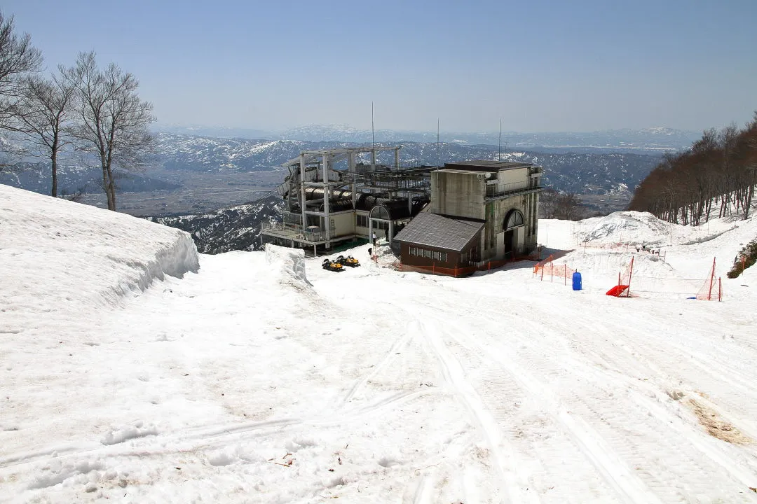 八海山ロープウェイ山頂駅