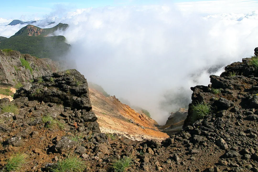 硫黄岳の火口跡