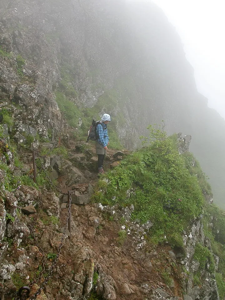 横岳への登山道