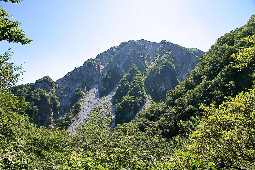 三鈷峰の全容