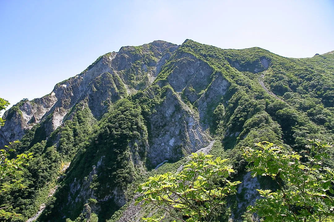 三鈷峰山頂も目前に