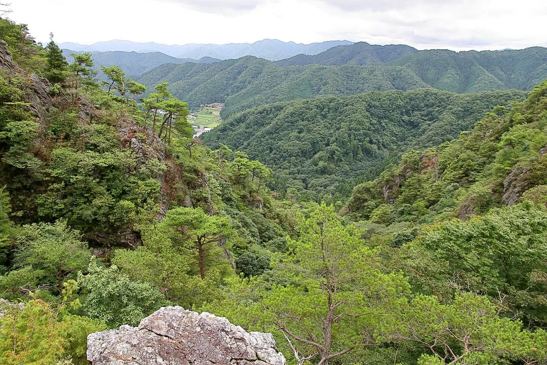 一の滝の岩場から