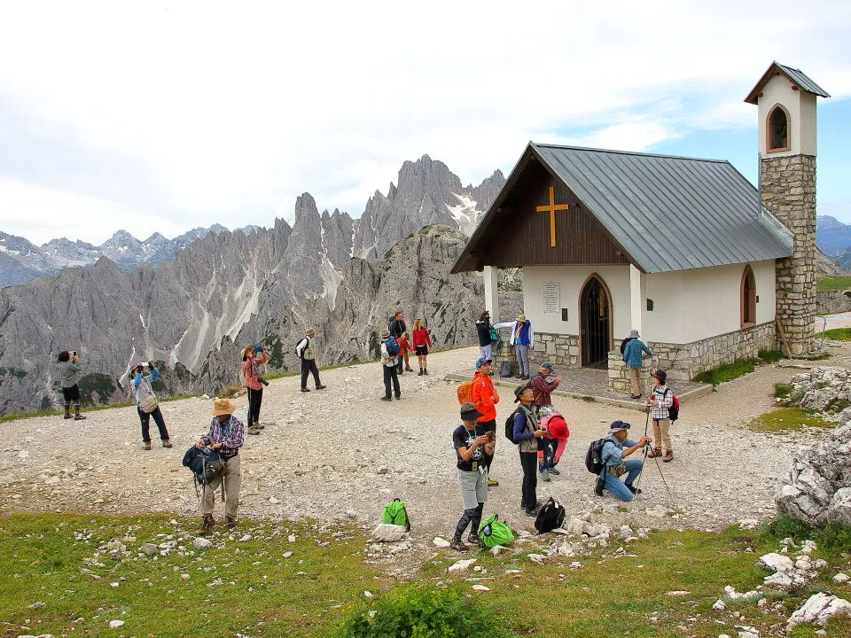 登山道の教会