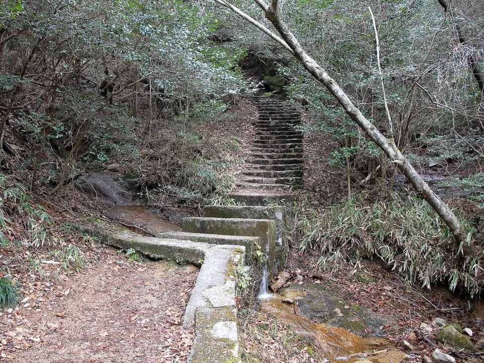 杣谷峠前の階段