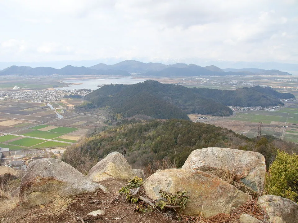 繖山中腹から安土山