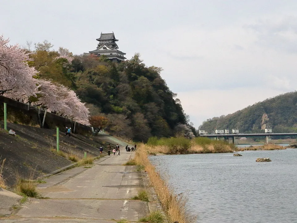 木曽川と犬山城