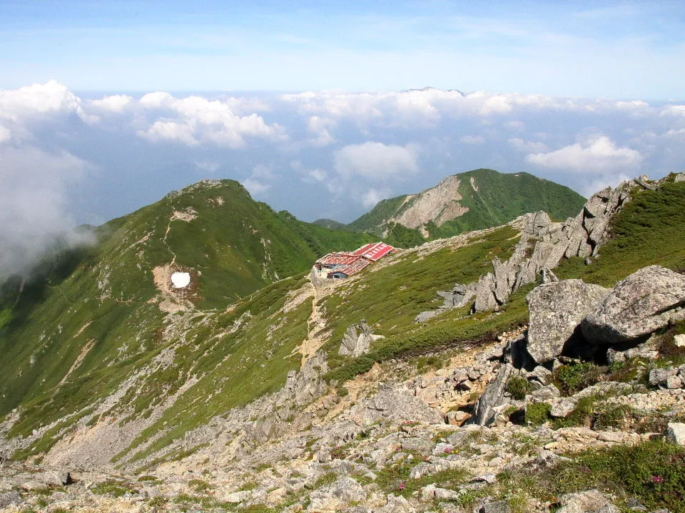 木曽駒ヶ岳山頂から木曽前岳方向