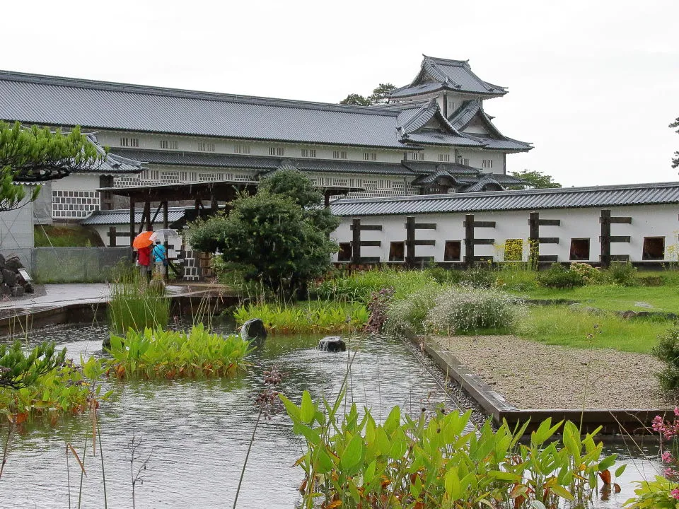 金沢城　鶴の丸休憩所から菱櫓