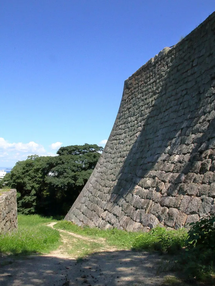 丸亀城　高石垣