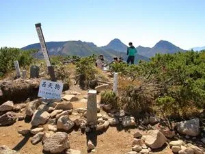 西天狗岳山頂と南八ヶ岳