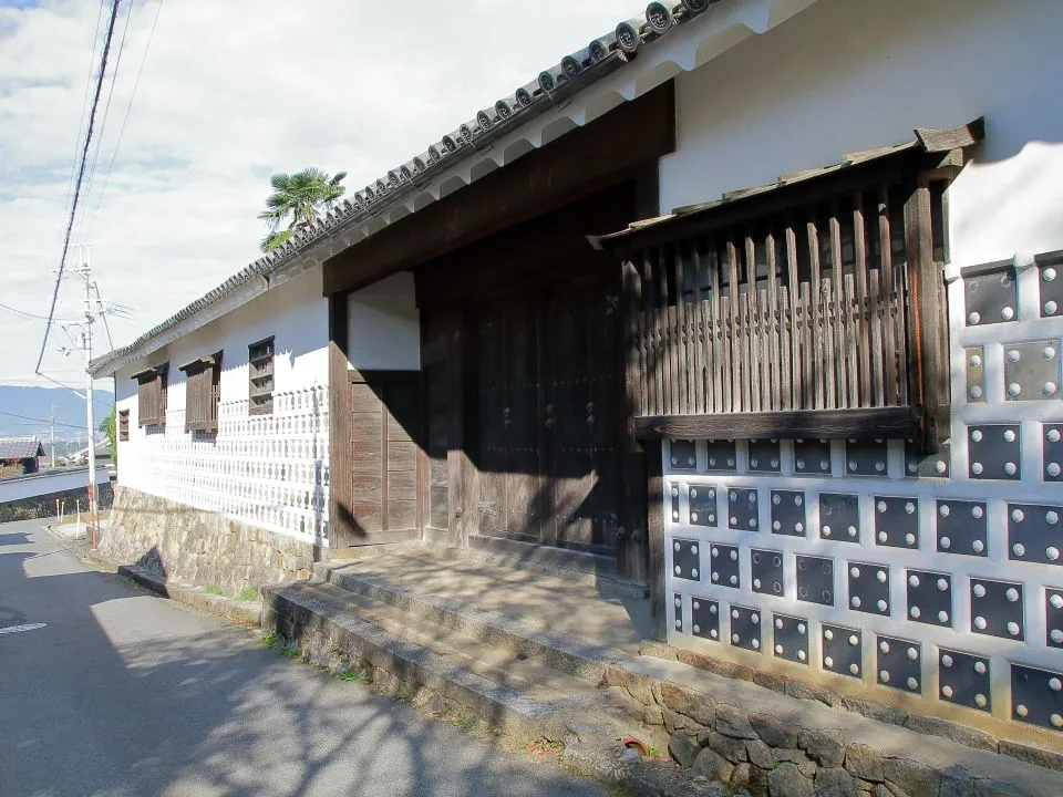 植村家長屋門