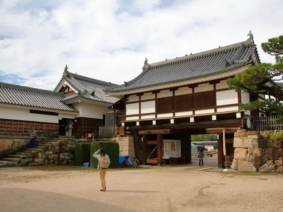 広島城　二の丸　表御門と平櫓
