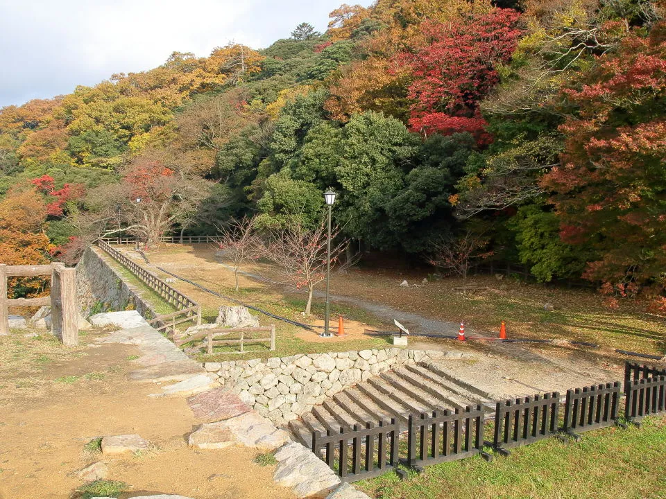 鳥取城山下ノ丸　三階櫓から二ノ丸