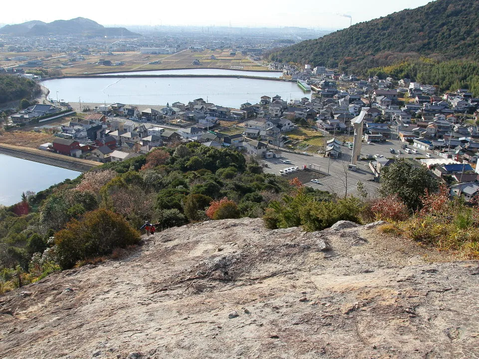 高御位山　馬ノ背登山道と竿池