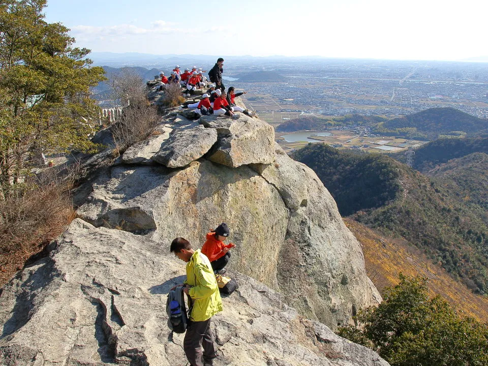 高御位山　山頂の岩場