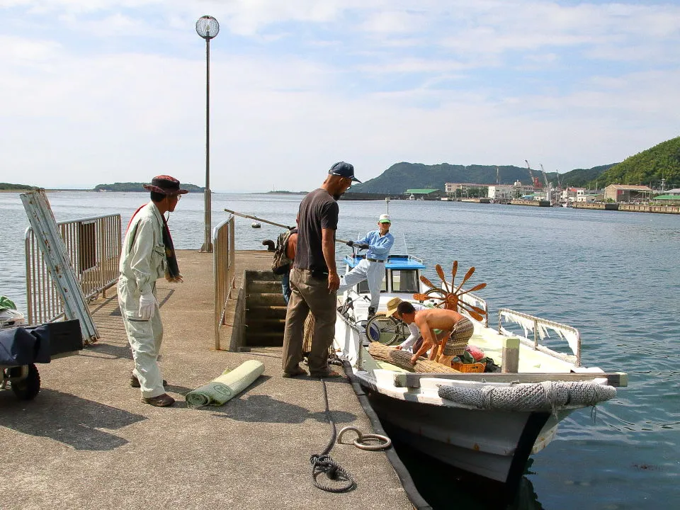 成ヶ島の桟橋で