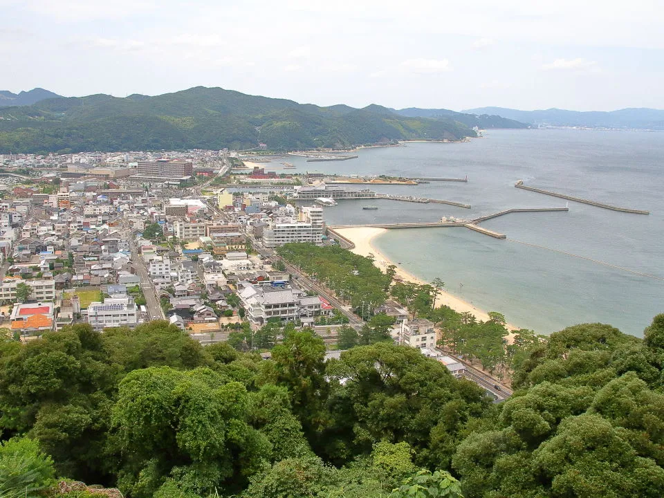 洲本城跡　天守台から大浜海岸