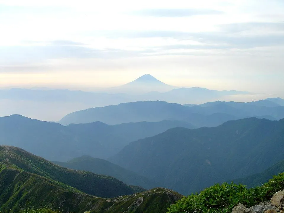 北岳から望む富士山